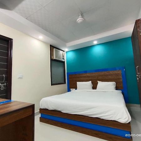 Hotel Royal Town 뉴델리 외부 사진