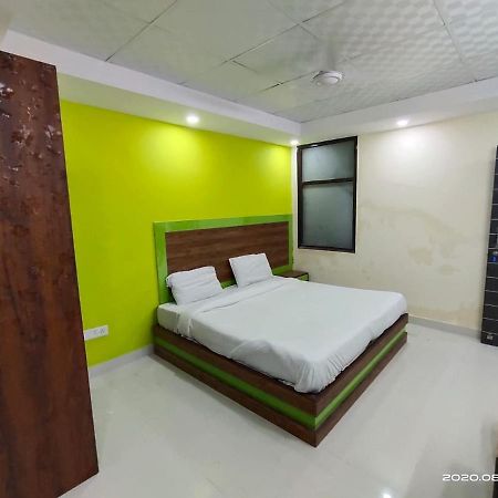 Hotel Royal Town 뉴델리 외부 사진
